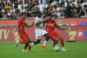 Amedspor 5-0 Başakşehir: Gift Orban hat-trick yaptı, Nuri Şahin'in takımı dağıldı