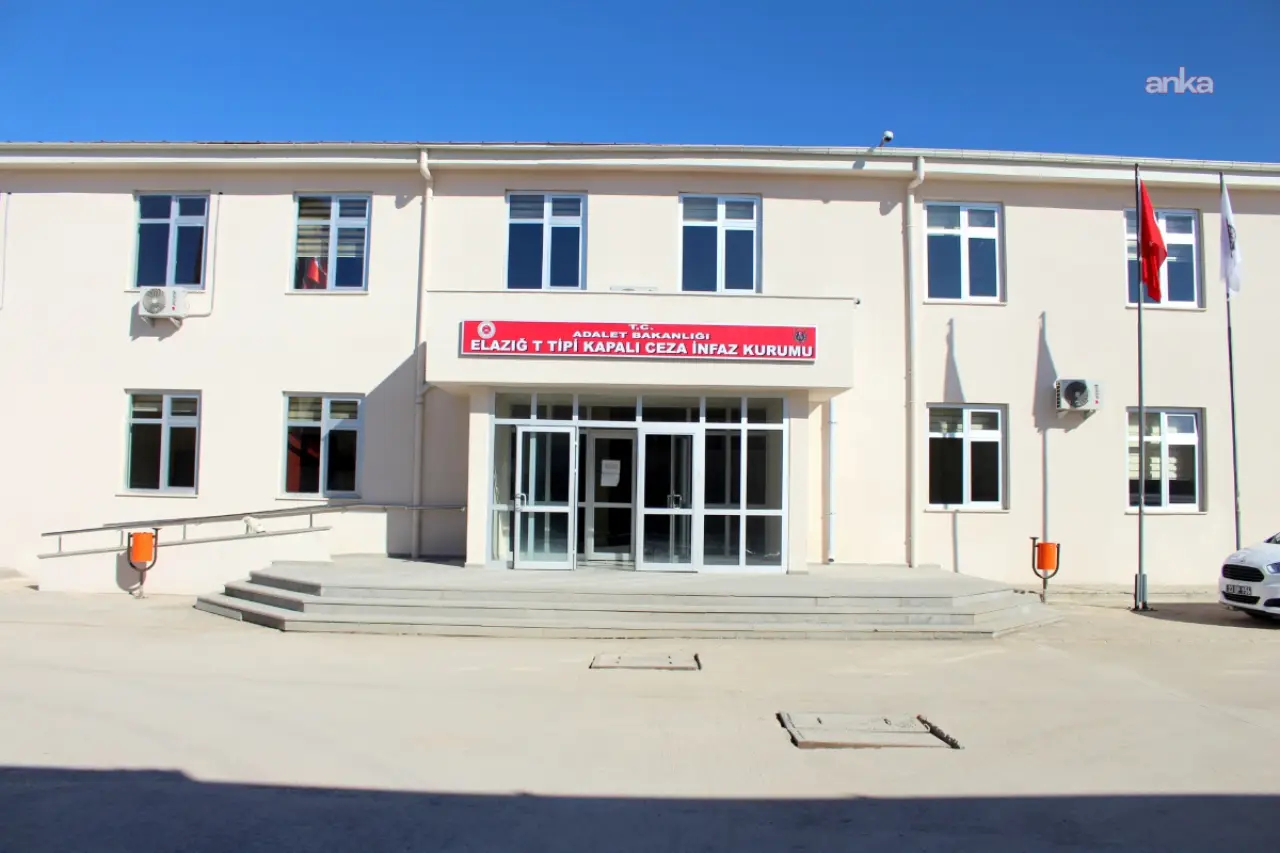 Elâzığ T Tipi Cezaevinde yangın: 19 mahkum hastaneye kaldırıldı