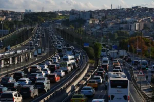 İstanbul'da yeni eğitim-öğretim yılının ilk gününde trafik yoğunluğu