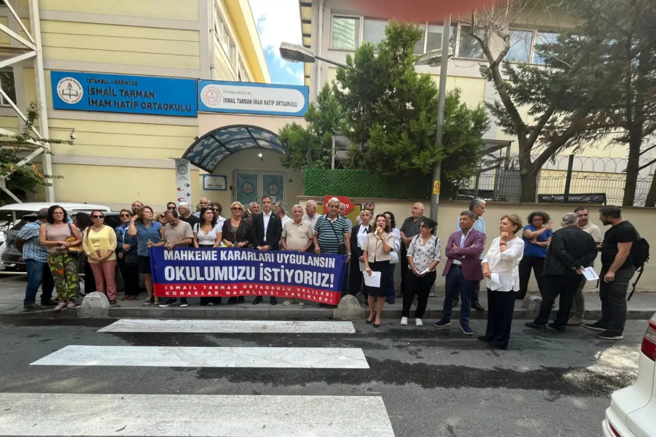 İsmail Tarman Ortaokulu velilerinden yeni eğitim yılında tepki: 'Mahkeme kararları uygulansın'