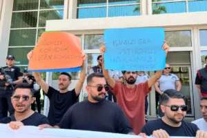 İzBB’den çıkarılan işçiler eyleme başladı: 'Ekmeğimizi geri istiyoruz'