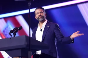 Trump Jr. düğün kutlamasını Rus oligarkın finanse ettiğini doğruladı