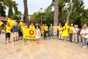 Eğitim Sen Milas: Okullar ders ziliyle değil, çözümsüzlükle açılıyor