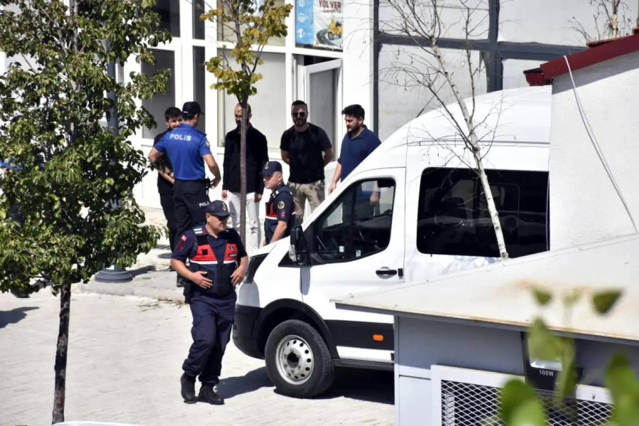 Kayıp Büşra bebek soruşturması: Gözaltına alınan 9 kişi adliyeye sevk edildi