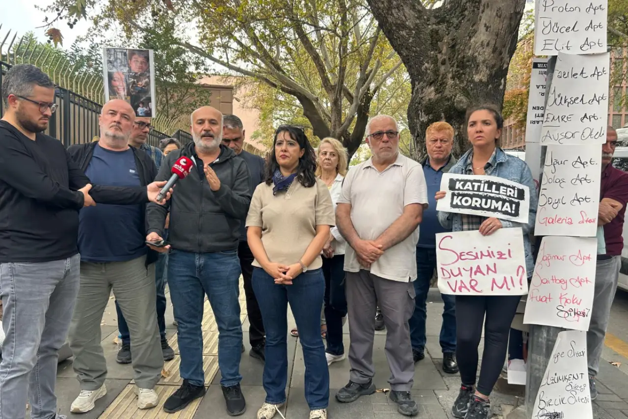 6 Şubat’ta yakınlarını kaybeden ailelerin nöbeti sürüyor: “Faillerin kollandığını görüyoruz”