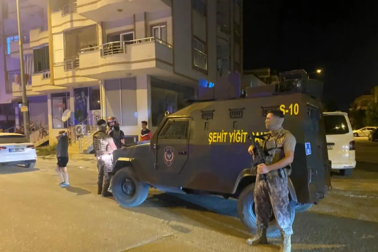 Adana'da kadın cinayeti: Kezban Kabukçu boşandığı erkek tarafından öldürüldü, oğlu ağır yaralandı