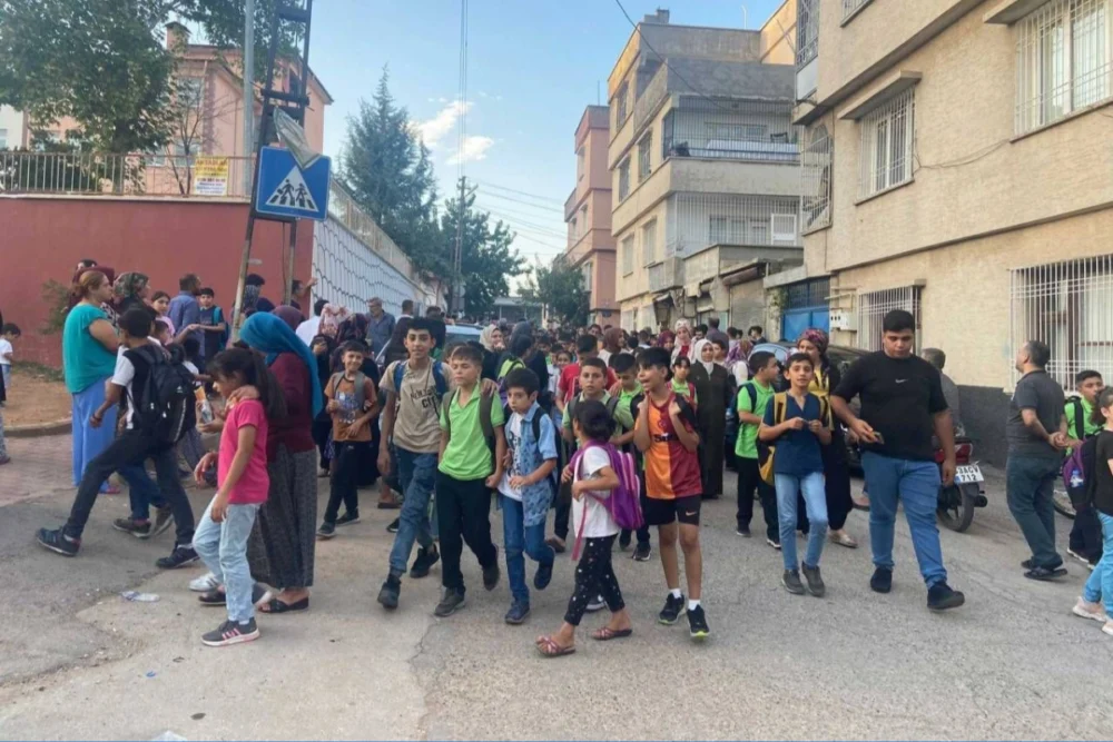 Öğretmen yok evinize geri dönün