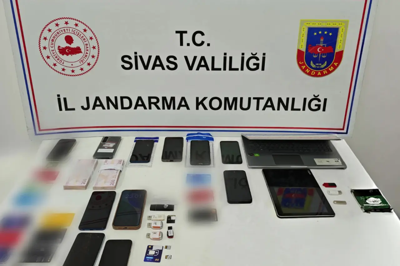 Sivas'ta dolandırıcılık operasyonunda 5 tutuklama