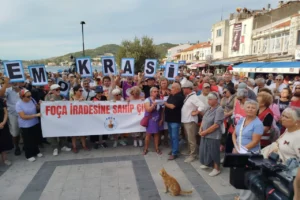 Foça halk buluşmasında “Saniye Fıçı istifa” sloganları yükseldi