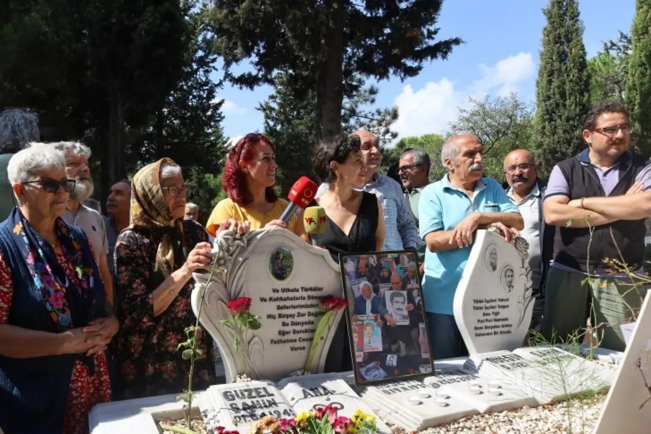 Cumartesi Annesi Güzel Şahin mezarı başında anıldı