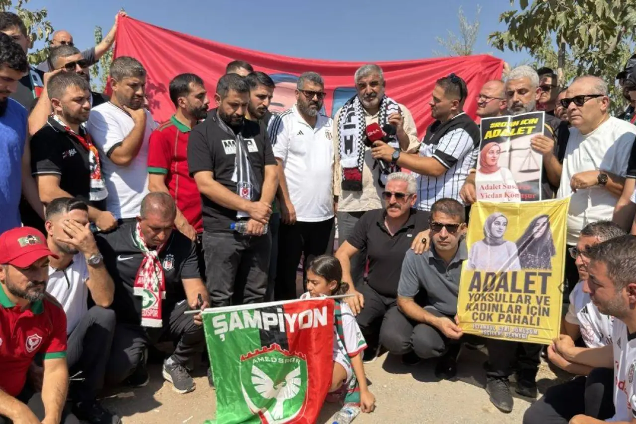 Amedspor ve Beşiktaş taraftarlarından Rojin Kabaiş'in mezarına ziyaret