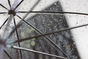 Yağışlar başlıyor: Meteoroloji'den Karadeniz ve Akdeniz'e sağanak, Güneydoğu'ya toz taşınımı uyarısı