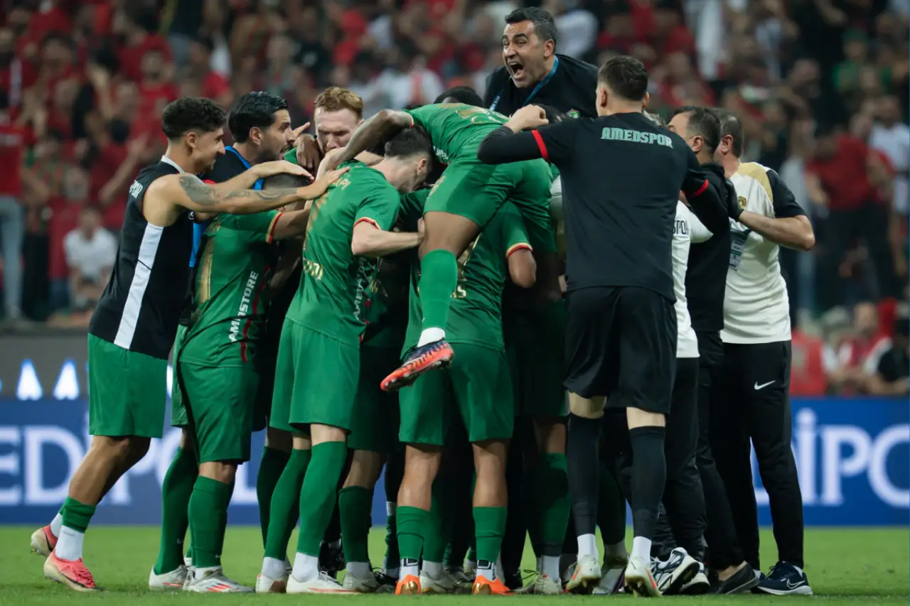 Ünlülerin Amedspor paylaşımları: 3 tane de yenmez