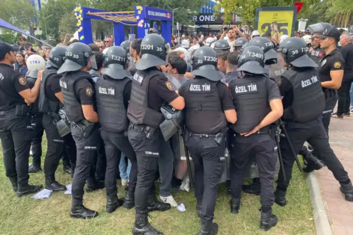 Ege Üniversitesi'nde gözaltına alınan öğrencilerden biri tutuklandı