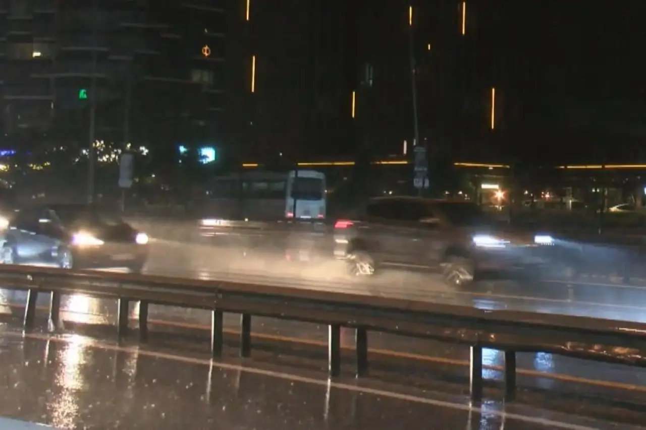 İstanbul'un bazı bölgelerinde sağanak etkili oldu