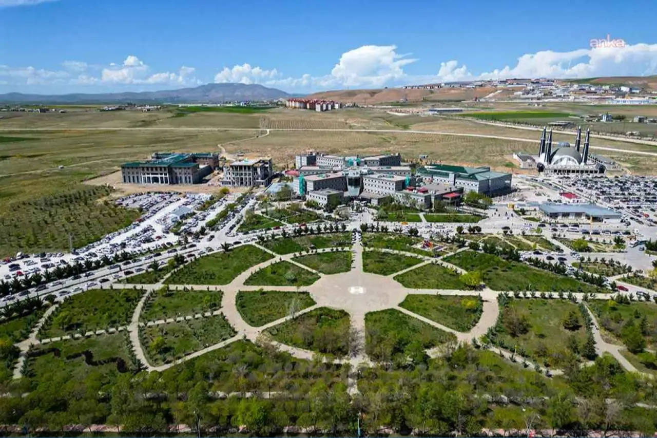 Sayıştay raporu: Van YYÜ yurtları hukuksuzca Diyanet Vakfına bırakıldı, milyonluk zarar var