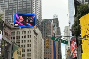 Erdoğan New York'tayken Times Square'de Zeki Müren mesajı