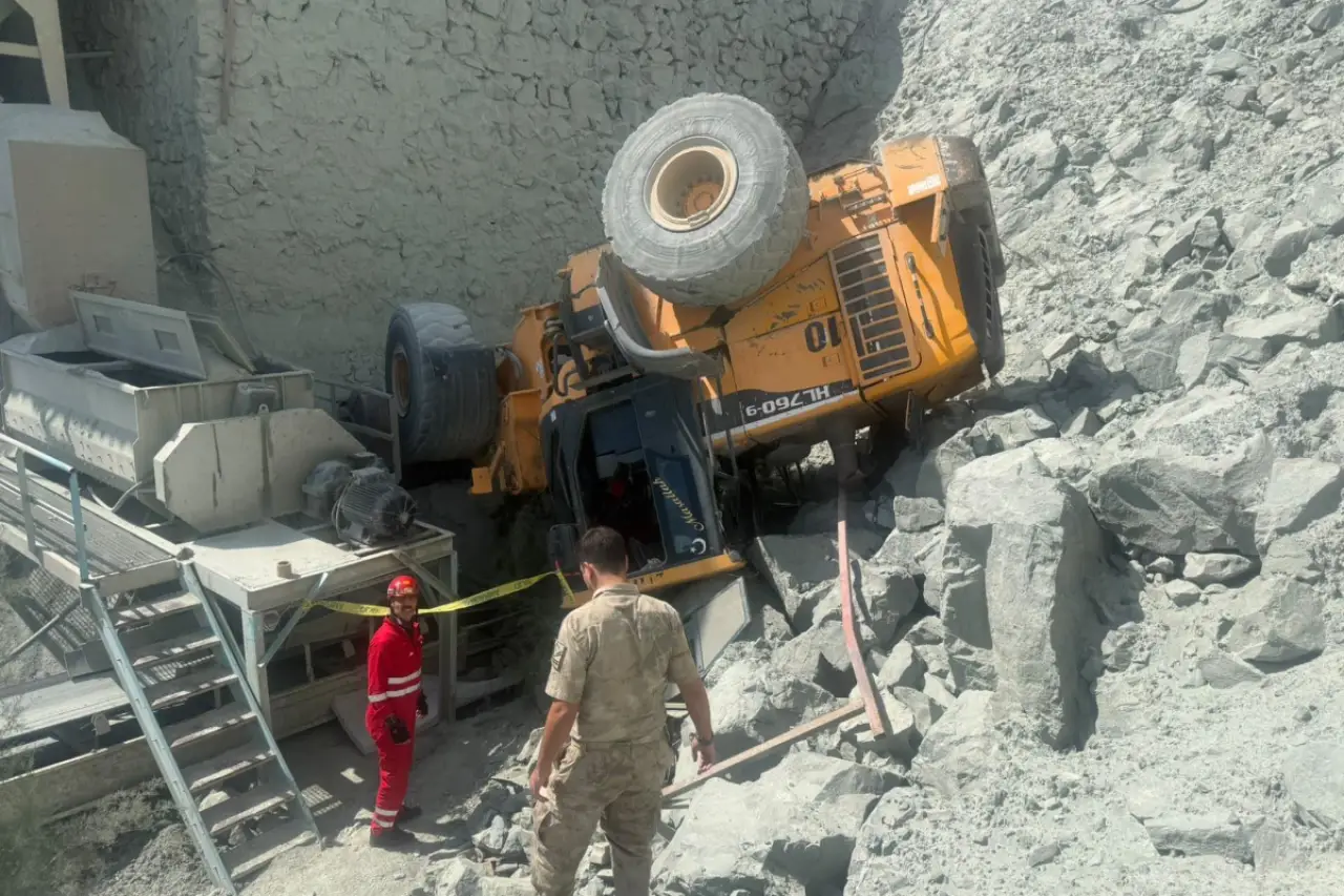 Hatay’da taş ocağında iş cinayeti: Devrilen iş makinesinin operatörü hayatını kaybetti