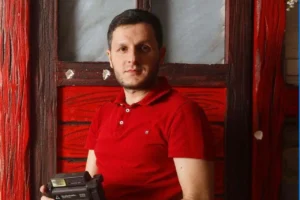 AKP'li Ataman'ın PKK lideri Öcalan'a ilişkin sözlerini haberleştiren gazetecilere gözaltı