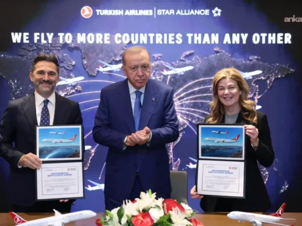 THY ile Boeing 150 adet Boeing 737 MAX uçağı için anlaşma imzaladı. Cumhurbaşkanı Erdoğan imza törenine katıldı