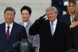 Donald Trump, Xi Jinping’i törenle karşıladı
