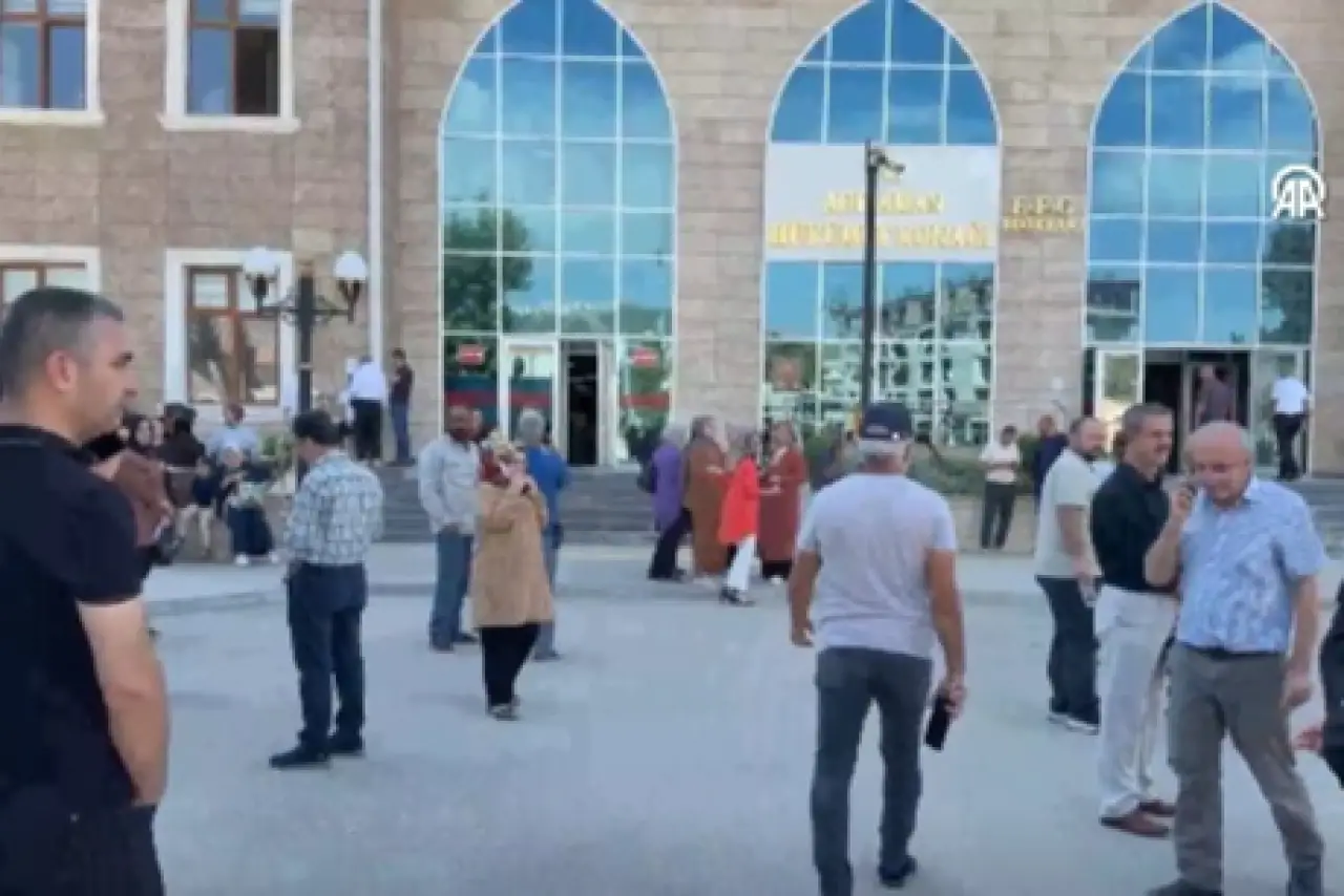 Uzmanlardan Urfa depremi yorumu: Artçılara ve bölgedeki ikincil tehlikelere dikkat edilmeli