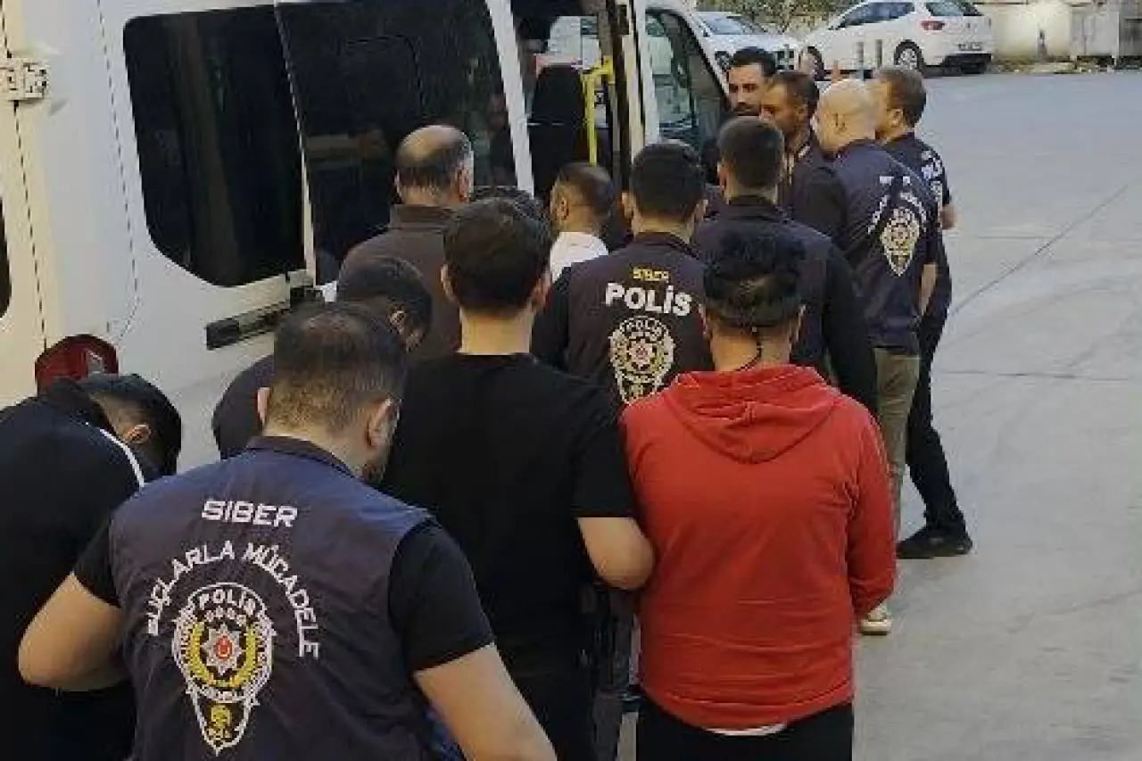Fon soruşturmasında yeni operasyon: Destek Yatırım Bankası Genel Müdürü dahil 7 kişi gözaltına alındı