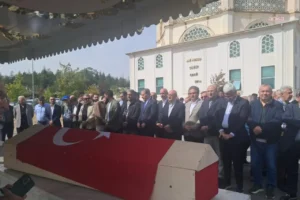 Emekli polis Ali Şekeroğlu'nun arkadaşları: “Hak ettiği ücreti alsaydı, bugün yanımızda olurdu”
