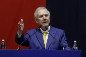 Aziz Yıldırım’dan Saran yönetimine eleştiri: Fenerbahçe'nin malına çökme var