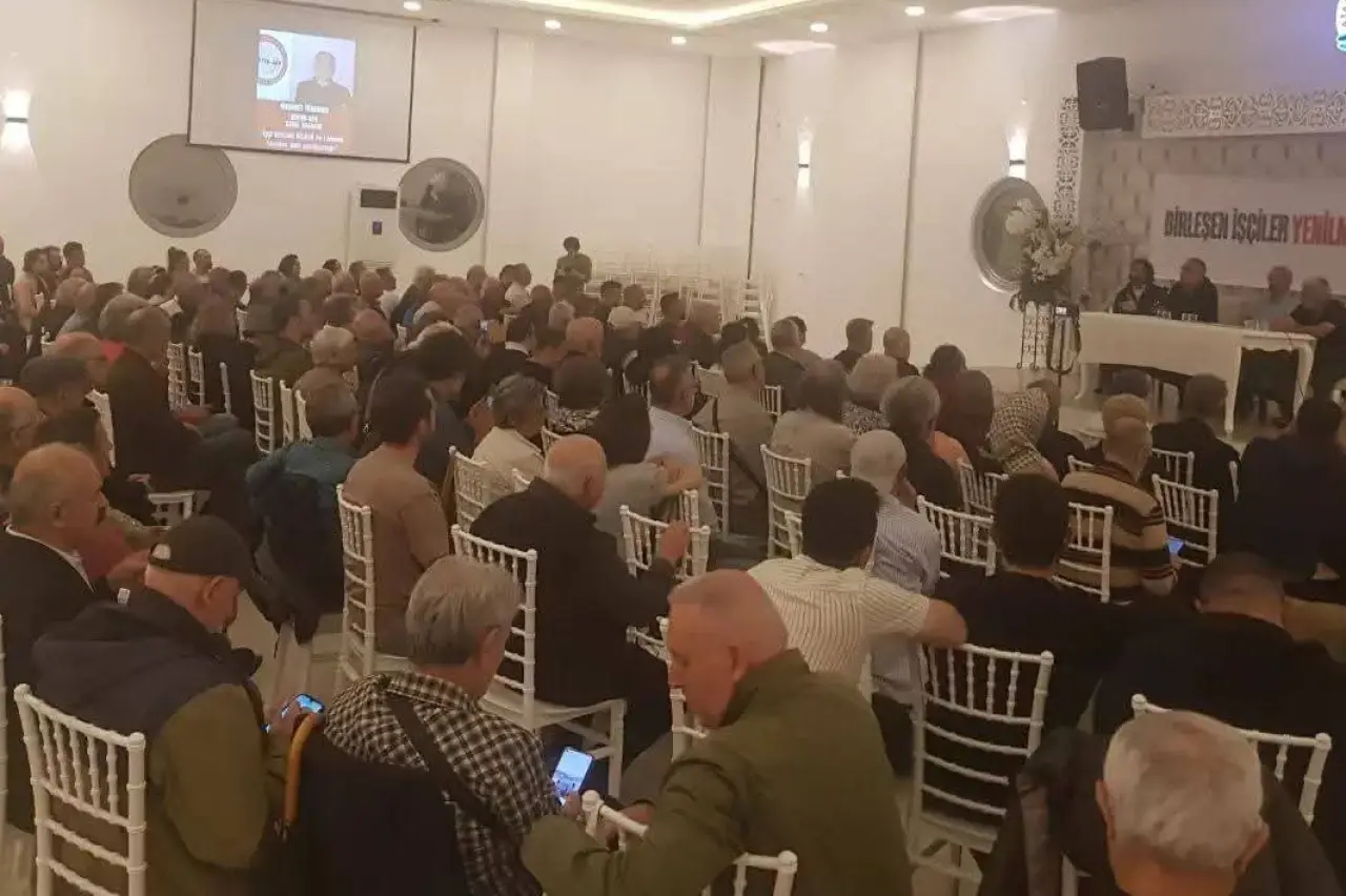 Atakum Belediyesi işçilerinden panel: 'İşçiler kaderini sendika ağalarının iki dudağı arasına bırakmamalı'