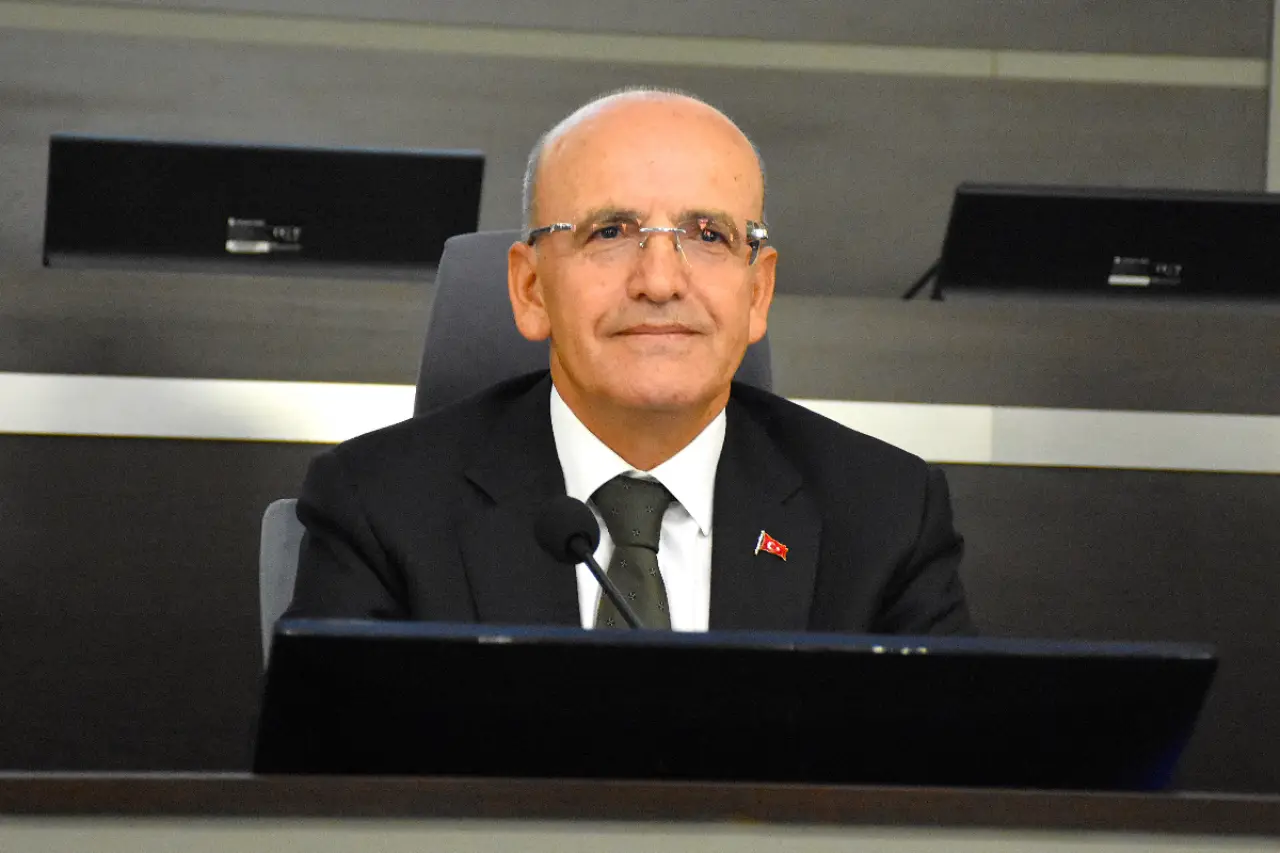 Fon soruşturması sürerken Şimşek'ten piyasaya güvence mesajı: Yatırımcıların meşru haklarını gözetiyoruz