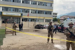 Eğitim Sen'den MEB'e çağrı: Eğitim emekçilerinin ve öğrencilerin can güvenliğini sağlama yükümlülüğünü yerine getirin
