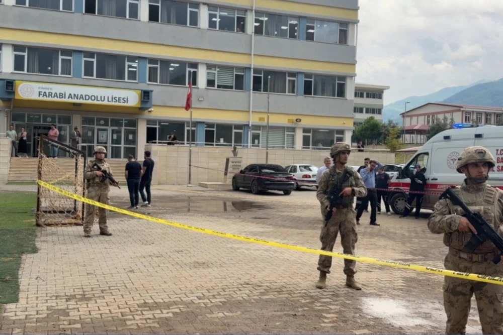 Eğitim Sen'den MEB'e çağrı: Eğitim emekçilerinin ve öğrencilerin can güvenliğini sağlama yükümlülüğünü yerine getirin