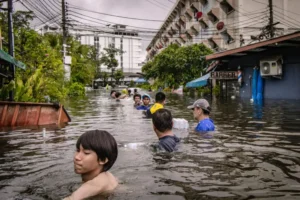 Tayland sular altında: Sel nedeniyle can kaybı 23'e yükseldi