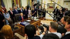 Trump CNN dahil üç kuruluşun Beyaz Saray'a girişini yasakladı