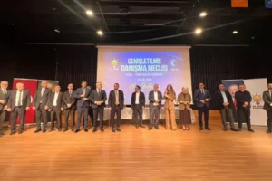 6 CHP'li meclis üyesi AKP'ye geçti: İçlerinden biri İBB'de de görevli