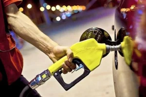 Zam pompaya yansıdı: Motorinin litre fiyatı ilk kez 100 TL sınırını aştı