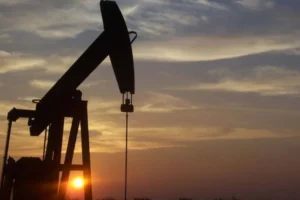 ABD, İran'a saldırdı: Brent petrolün varil fiyatı 95 doları aştı