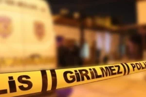 Şanlıurfa’da otomobil bariyerlere saplandı: Ölüler ve ağır yaralı var
