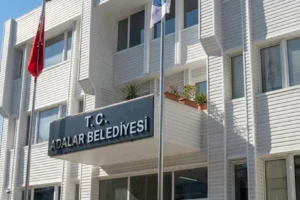 Adalar Belediyesi'nde başkan vekilliği seçimi ertelendi