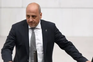 Ahmet Şık'tan sermaye piyasasında yaşananlara ilişkin Bakan Şimşek'e sorular