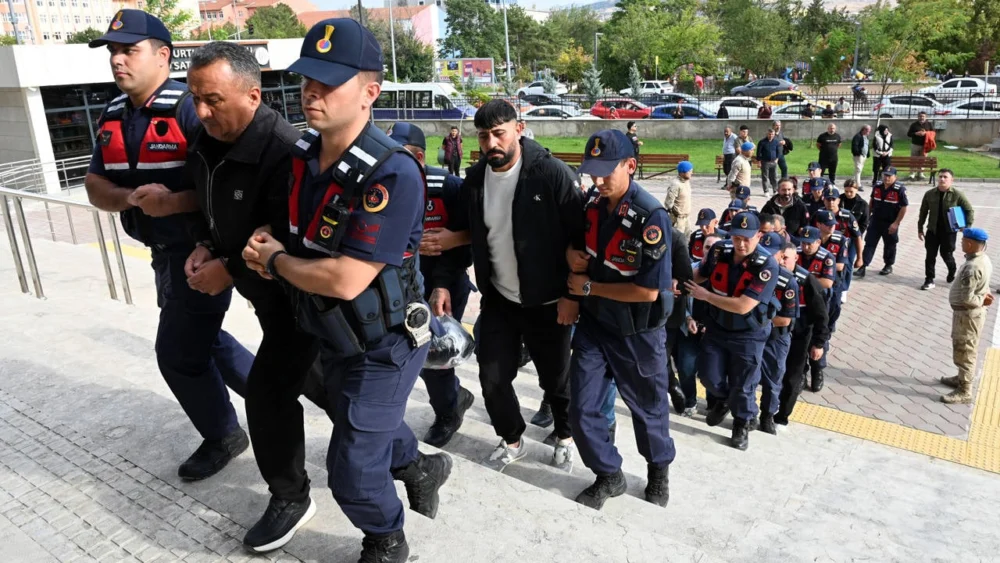 AKP'li Yahşihan Belediyesi'ne yolsuzluk soruşturması: AKP ve MHP'li eski başkanların da olduğu 35 şüpheli adliyede