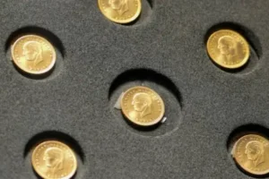 Altın yatay seyirde: Gözler Fed kararında