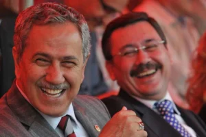 Arınç'tan Melih Gökçek'e sert sözler: "Ağzında şak şak sakız çiğneyerek..."