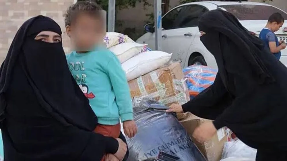 Diyarbakırlı kadın, 4 yaşındaki çocuğuyla sokağa atıldı!