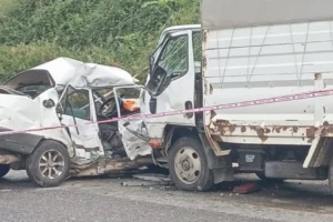 Aydın'da otomobil ile kamyonet çarpıştı: 1 kişi öldü, 2 kişi yaralandı