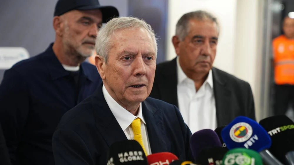 Aziz Yıldırım’dan derbi sonrası hakem tepkisi: "VAR galiba uyuyor"