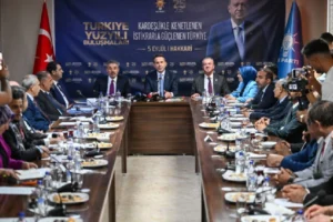 Bakan Bayraktar, Hakkari'de konuştu: "Bugün evlerinize gelen faturaların yüzde 50'sinden fazlasını biz karşılıyoruz"