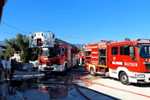 Balıkesir’de sanayi sitesinde yangın: 5 iş yeri kullanılamaz hale geldi