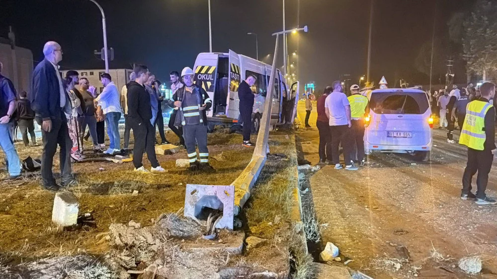 Bartın’da düğün dönüşü kaza: 3’ü çocuk 21 kişi yaralandı